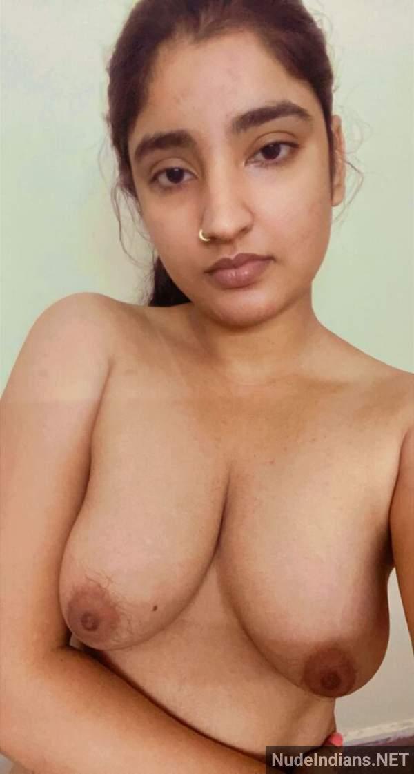 https://pub-5fcdf72a54cd4edbb03ec3edaa415a42.r2.dev/nakedleaks/sensuous_images_of_desi_bhabhi's_intimate_moments/31.jpg