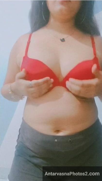 https://pub-5fcdf72a54cd4edbb03ec3edaa415a42.r2.dev/nakedleaks/sensuous_images_of_nepali_companion/3.jpg