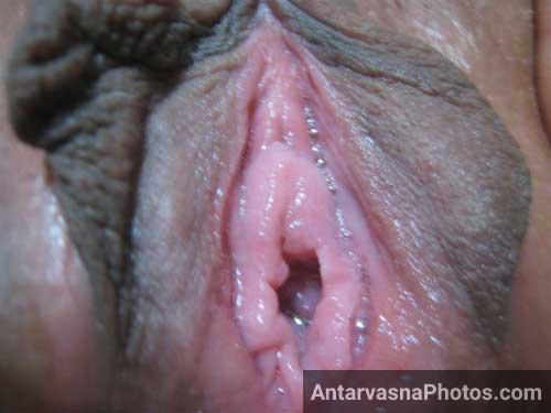 https://pub-5fcdf72a54cd4edbb03ec3edaa415a42.r2.dev/nakedleaks/sensuous_indian_girlfriend's_private_photos/6.jpg