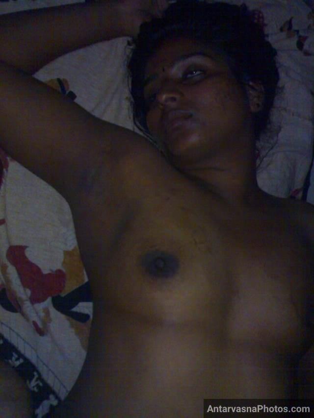 https://pub-5fcdf72a54cd4edbb03ec3edaa415a42.r2.dev/nakedleaks/sensuous_photos_of_indian_bhabhi's_bosom/15.jpg