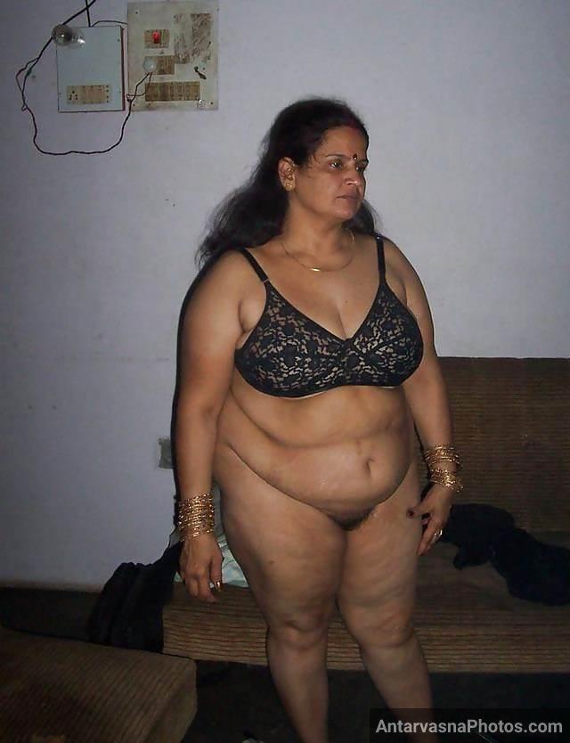 https://pub-5fcdf72a54cd4edbb03ec3edaa415a42.r2.dev/nakedleaks/sensuous_photos_of_indian_bhabhi's_bosom/19.jpg