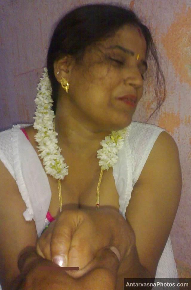 https://pub-5fcdf72a54cd4edbb03ec3edaa415a42.r2.dev/nakedleaks/sensuous_photos_of_indian_bhabhi's_bosom/4.jpg