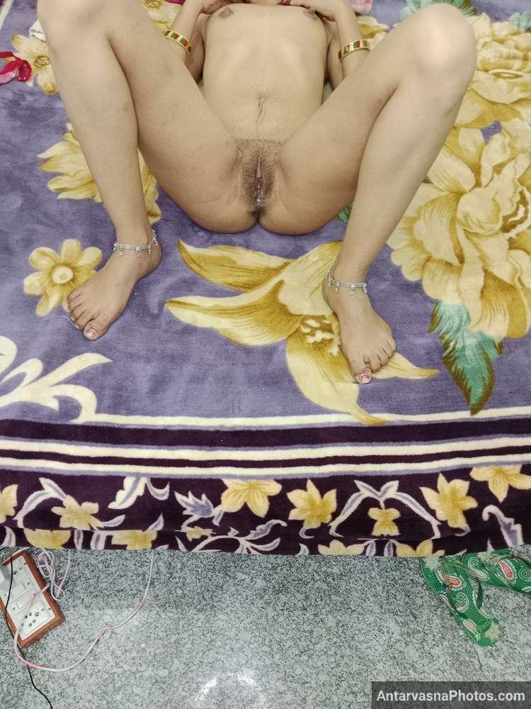 https://pub-5fcdf72a54cd4edbb03ec3edaa415a42.r2.dev/nakedleaks/sensuous_punjabi_sister-in-law_exposed_in_19_desi_nude_images/3.jpg