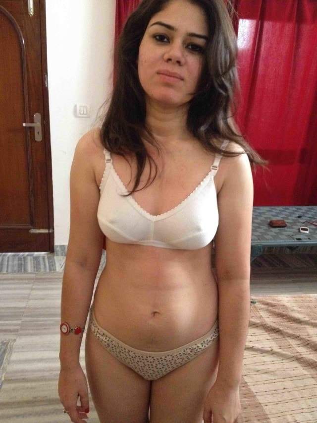 https://pub-5fcdf72a54cd4edbb03ec3edaa415a42.r2.dev/nakedleaks/sent_nude_pictures_to_the_lover_of_a_girl_with_small_breasts/0.jpg