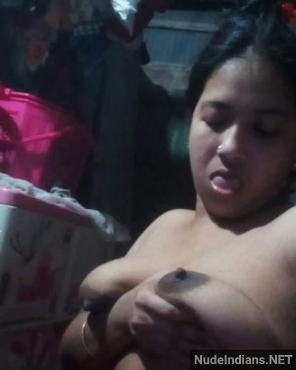 https://pub-5fcdf72a54cd4edbb03ec3edaa415a42.r2.dev/nakedleaks/sexy_images_of_busty_desi_aunties_and_milfs/7.jpg