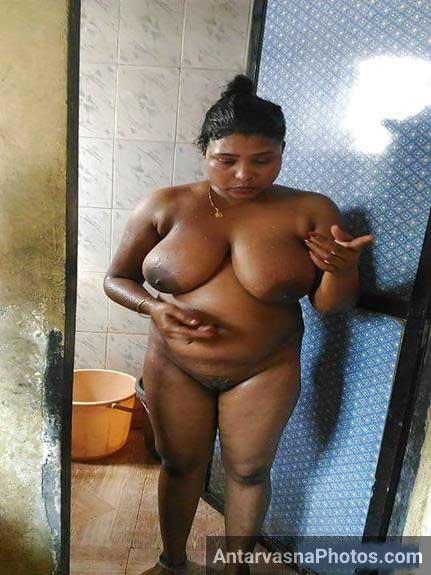 https://pub-5fcdf72a54cd4edbb03ec3edaa415a42.r2.dev/nakedleaks/shilpa_aunty's_exposed_bath_photos/5.jpg