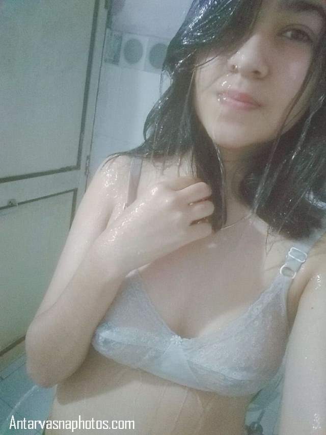 https://pub-5fcdf72a54cd4edbb03ec3edaa415a42.r2.dev/nakedleaks/showering_fun_with_a_bengali_teen_girl/6.jpg