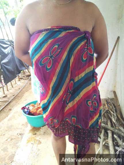 https://pub-5fcdf72a54cd4edbb03ec3edaa415a42.r2.dev/nakedleaks/sight_of_desi_rural_married_woman_bathing/0.jpg