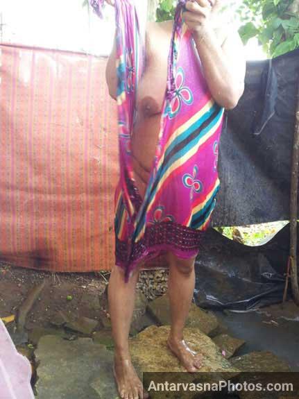 https://pub-5fcdf72a54cd4edbb03ec3edaa415a42.r2.dev/nakedleaks/sight_of_desi_rural_married_woman_bathing/7.jpg