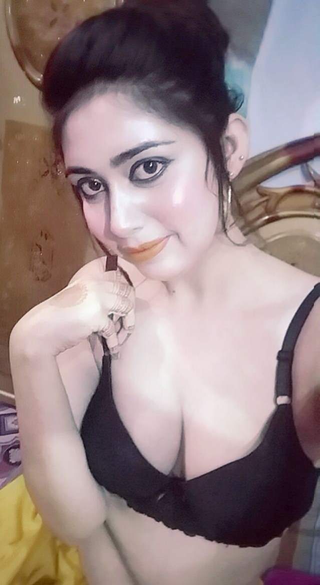 https://pub-5fcdf72a54cd4edbb03ec3edaa415a42.r2.dev/nakedleaks/simran's_playful_photos_with_gorgeous_bosoms/7.jpg