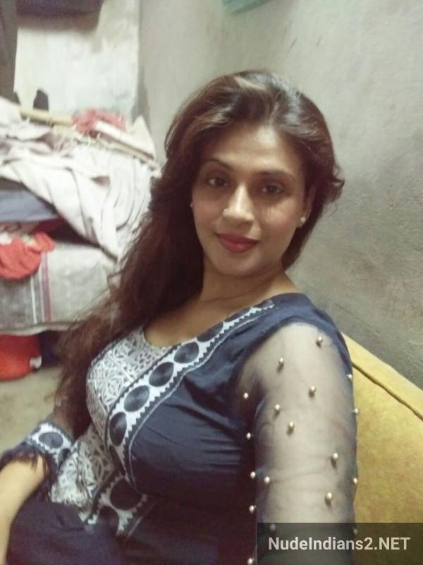 https://pub-5fcdf72a54cd4edbb03ec3edaa415a42.r2.dev/nakedleaks/single_muslim_aunt_heena's_sizzling_photos_showcase_her_allure/17.jpg