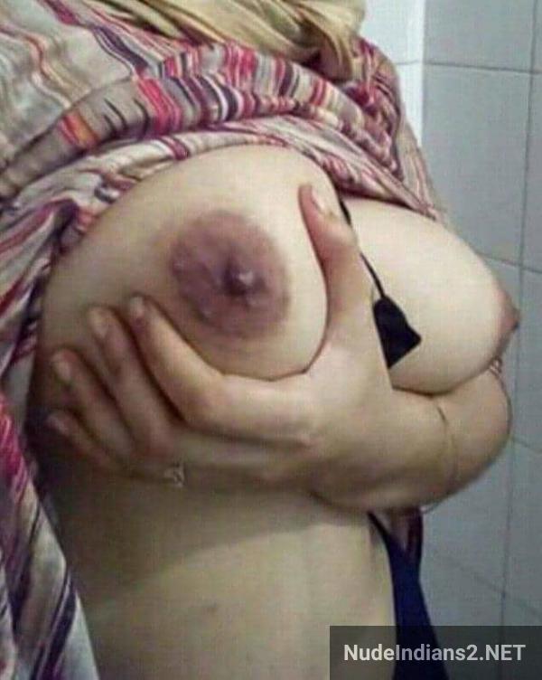https://pub-5fcdf72a54cd4edbb03ec3edaa415a42.r2.dev/nakedleaks/single_muslim_aunt_heena's_sizzling_photos_showcase_her_allure/3.jpg