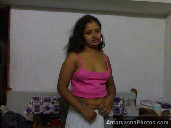 https://pub-5fcdf72a54cd4edbb03ec3edaa415a42.r2.dev/nakedleaks/sister's_innocence_lost_through_painful_encounter/2.jpg
