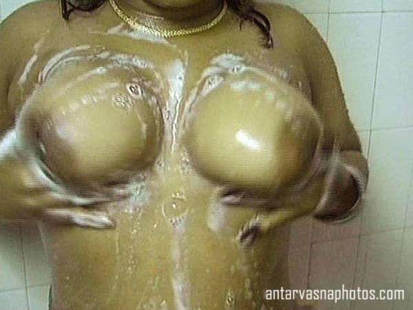 https://pub-5fcdf72a54cd4edbb03ec3edaa415a42.r2.dev/nakedleaks/six_indian_boobs_photos/3.jpg