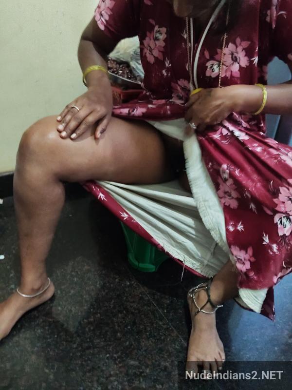 https://pub-5fcdf72a54cd4edbb03ec3edaa415a42.r2.dev/nakedleaks/sizzling_chennai_housewife's_intimate_nighty_display_with_dildo/12.jpg