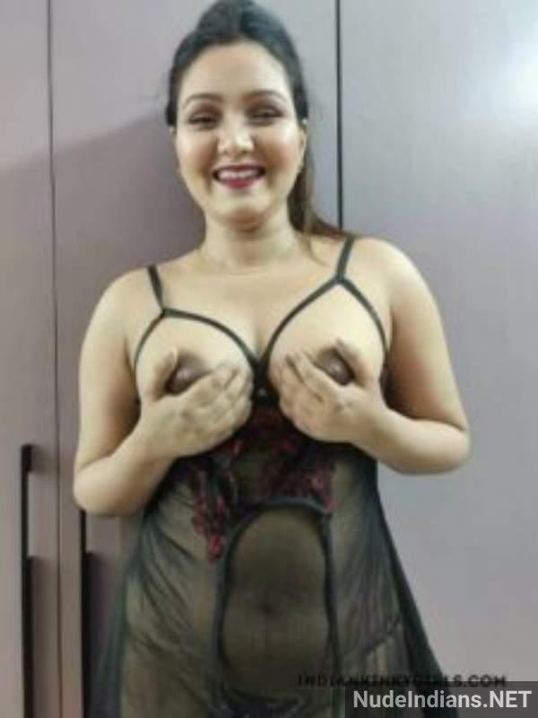 https://pub-5fcdf72a54cd4edbb03ec3edaa415a42.r2.dev/nakedleaks/sizzling_collection_of_desi_girls_and_bhabhi_flaunting_nude_photos/19.jpg