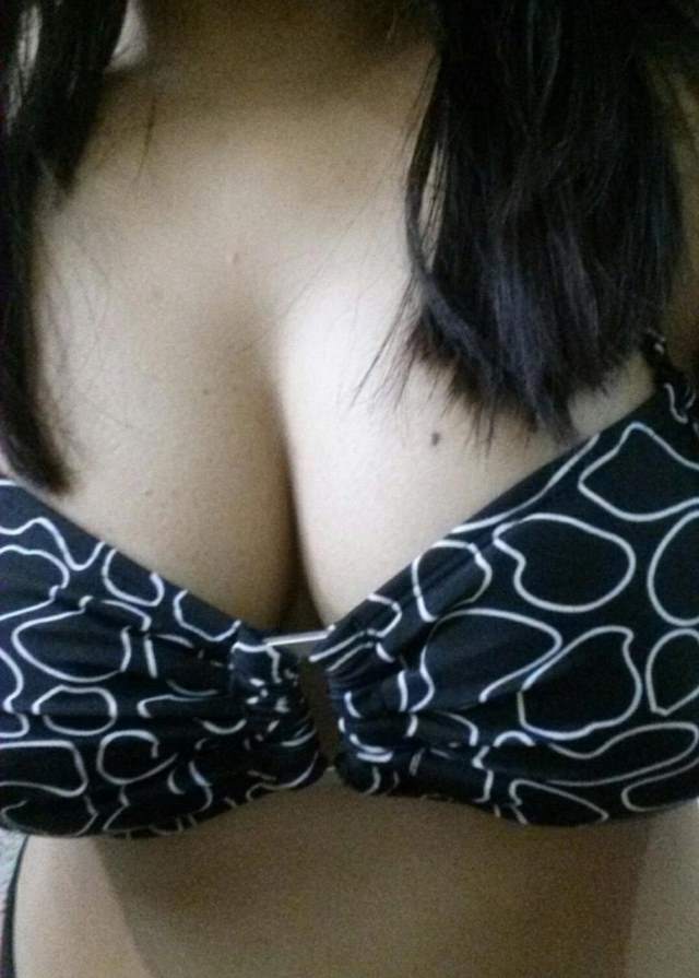 https://pub-5fcdf72a54cd4edbb03ec3edaa415a42.r2.dev/nakedleaks/sizzling_desi_couple's_intimate_photos/2.jpg