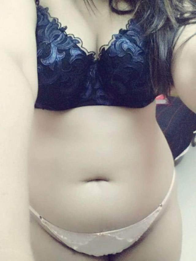 https://pub-5fcdf72a54cd4edbb03ec3edaa415a42.r2.dev/nakedleaks/sizzling_desi_couple's_intimate_photos/31.jpg