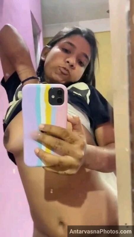 https://pub-5fcdf72a54cd4edbb03ec3edaa415a42.r2.dev/nakedleaks/sizzling_desi_girl's_intimate_selfie_shots/1.jpg