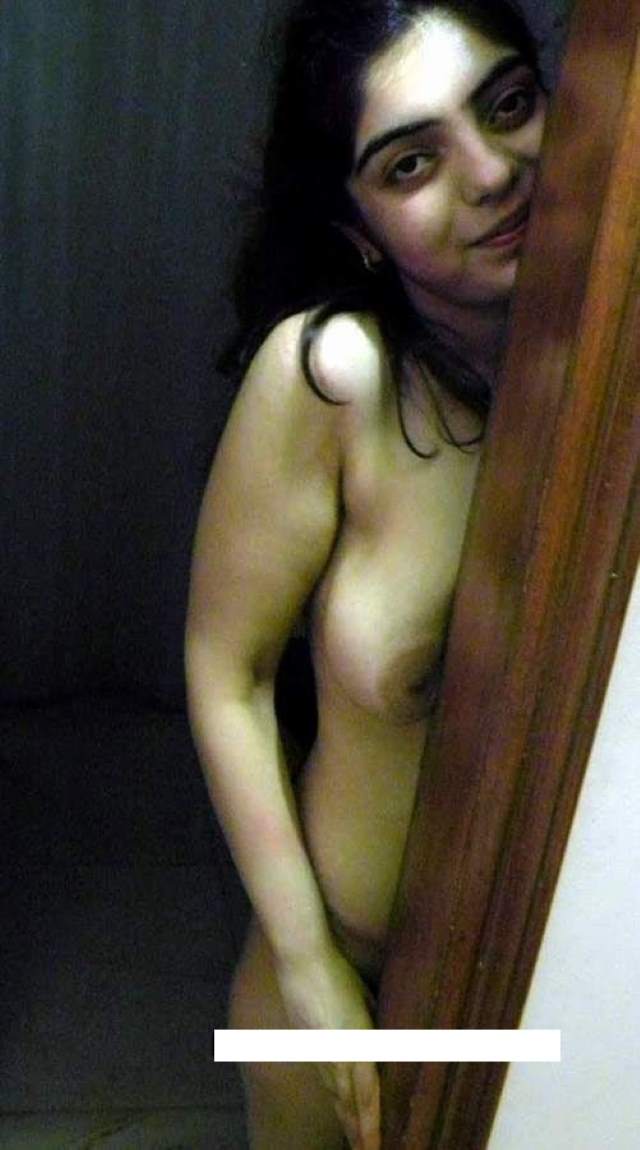 https://pub-5fcdf72a54cd4edbb03ec3edaa415a42.r2.dev/nakedleaks/sizzling_image_of_desi_bhabhi_anushka/26.jpg
