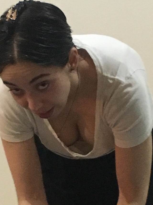 https://pub-5fcdf72a54cd4edbb03ec3edaa415a42.r2.dev/nakedleaks/sizzling_images_of_a_pakistani_aunt_in_the_buff/3.jpg