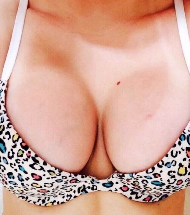 https://pub-5fcdf72a54cd4edbb03ec3edaa415a42.r2.dev/nakedleaks/sizzling_images_of_a_pakistani_aunt_in_the_buff/4.jpg