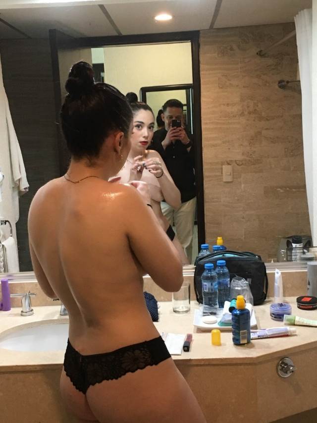 Sizzling Images of a Pakistani Aunt in the Buff