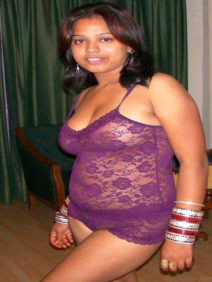https://pub-5fcdf72a54cd4edbb03ec3edaa415a42.r2.dev/nakedleaks/sizzling_images_of_desi_beauties/0.jpg