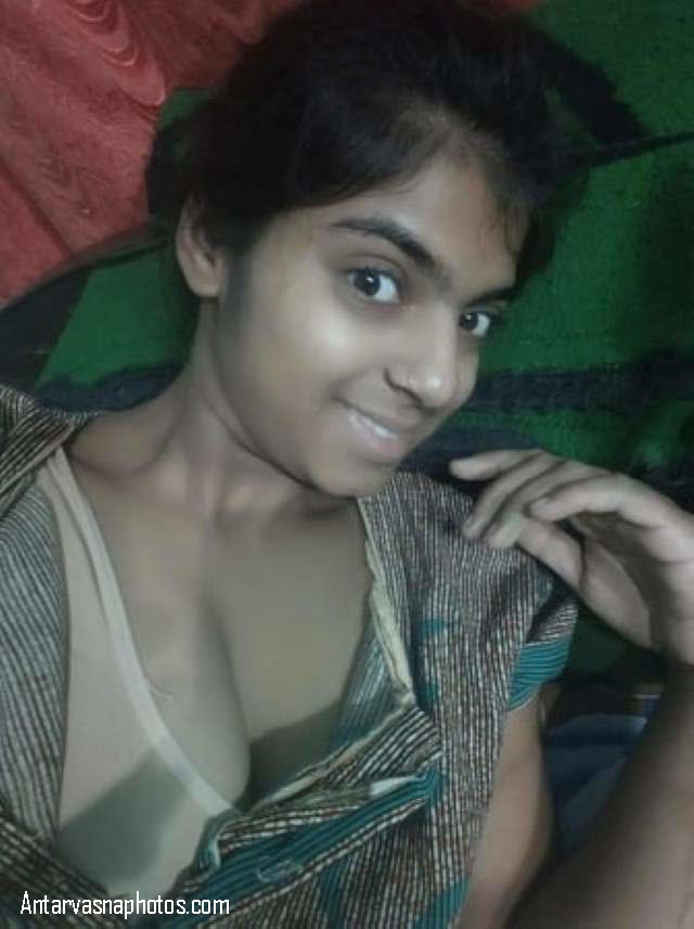 https://pub-5fcdf72a54cd4edbb03ec3edaa415a42.r2.dev/nakedleaks/sizzling_images_of_desi_teen's_naked_body/0.jpg