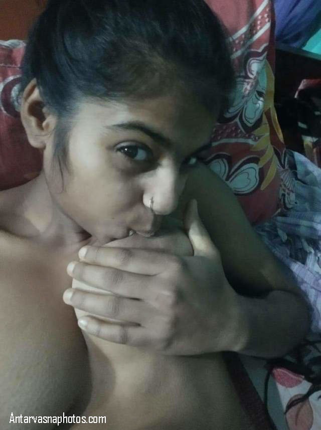 https://pub-5fcdf72a54cd4edbb03ec3edaa415a42.r2.dev/nakedleaks/sizzling_images_of_desi_teen's_naked_body/16.jpg