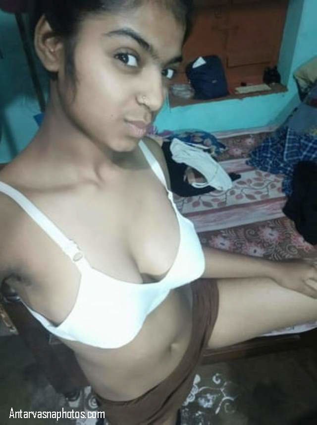 https://pub-5fcdf72a54cd4edbb03ec3edaa415a42.r2.dev/nakedleaks/sizzling_images_of_desi_teen's_naked_body/4.jpg