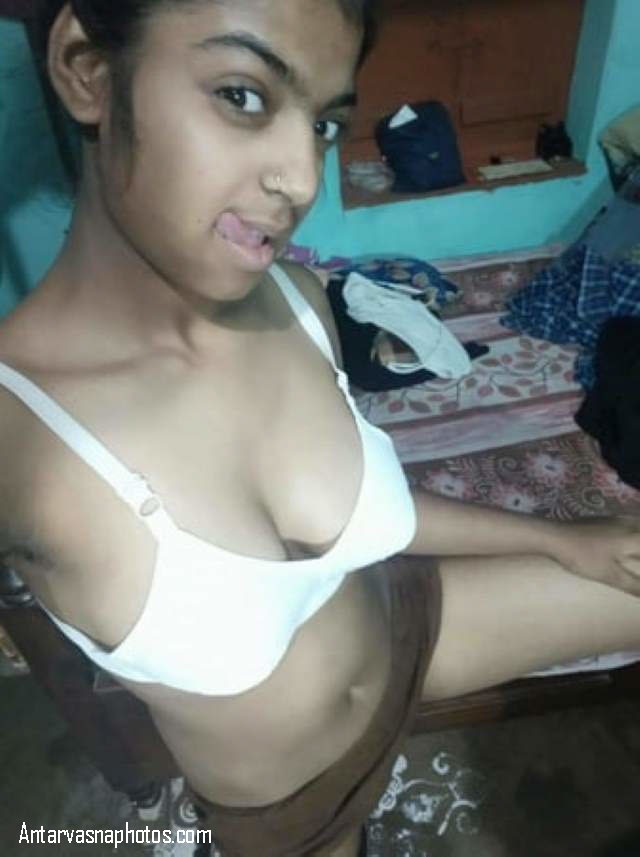 https://pub-5fcdf72a54cd4edbb03ec3edaa415a42.r2.dev/nakedleaks/sizzling_images_of_desi_teen's_naked_body/6.jpg