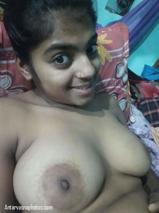Sizzling Images of Desi Teen's Naked Body