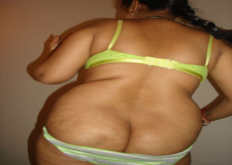 https://pub-5fcdf72a54cd4edbb03ec3edaa415a42.r2.dev/nakedleaks/sizzling_images_of_elder_sister's_attractive_backside/2.jpg
