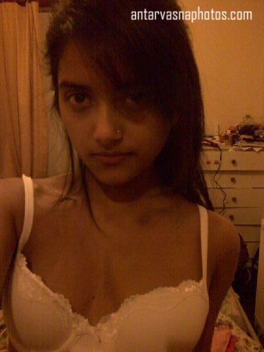 https://pub-5fcdf72a54cd4edbb03ec3edaa415a42.r2.dev/nakedleaks/sizzling_images_of_indian_teen_rani's_traditional_breasts/0.jpg