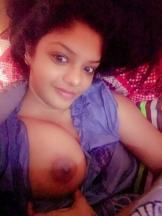 https://pub-5fcdf72a54cd4edbb03ec3edaa415a42.r2.dev/nakedleaks/sizzling_images_of_kerala_wife_tulsi/0.jpg