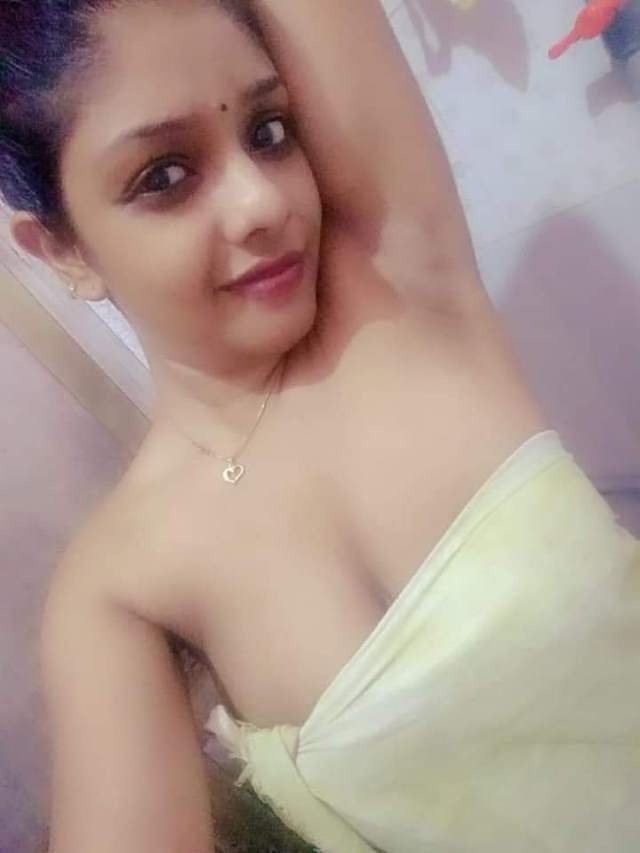 https://pub-5fcdf72a54cd4edbb03ec3edaa415a42.r2.dev/nakedleaks/sizzling_images_of_kerala_wife_tulsi/25.jpg