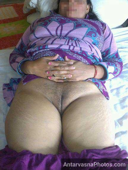 https://pub-5fcdf72a54cd4edbb03ec3edaa415a42.r2.dev/nakedleaks/sizzling_photo_of_punam_bhabhi's_backside/5.jpg