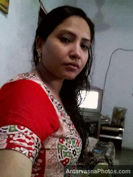 https://pub-5fcdf72a54cd4edbb03ec3edaa415a42.r2.dev/nakedleaks/sizzling_photos_of_bangla_adult_female_worker/0.jpg