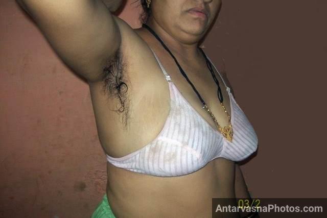 https://pub-5fcdf72a54cd4edbb03ec3edaa415a42.r2.dev/nakedleaks/sizzling_photos_of_indian_aunties'_exposed_breasts_and_private_parts/6.jpg