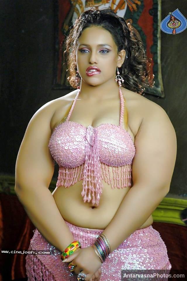 https://pub-5fcdf72a54cd4edbb03ec3edaa415a42.r2.dev/nakedleaks/sizzling_photos_of_indian_aunties'_exposed_breasts_and_private_parts/7.jpg