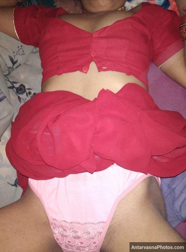 https://pub-5fcdf72a54cd4edbb03ec3edaa415a42.r2.dev/nakedleaks/sizzling_photos_of_indian_bhabhi_pleasuring_herself/3.jpg