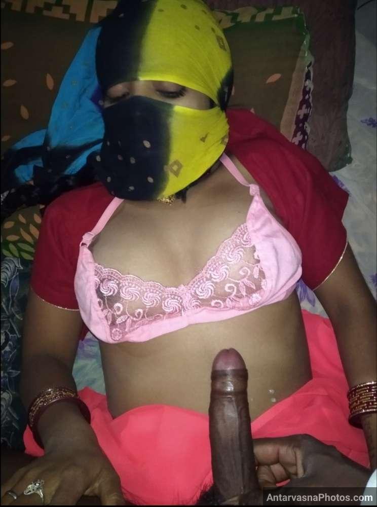 https://pub-5fcdf72a54cd4edbb03ec3edaa415a42.r2.dev/nakedleaks/sizzling_photos_of_indian_bhabhi_pleasuring_herself/7.jpg