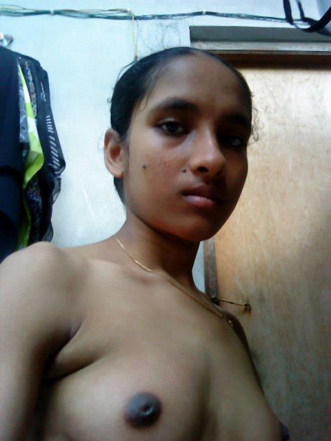 https://pub-5fcdf72a54cd4edbb03ec3edaa415a42.r2.dev/nakedleaks/sizzling_photos_of_indian_teen_rubi's_voluptuous_curves/2.jpg