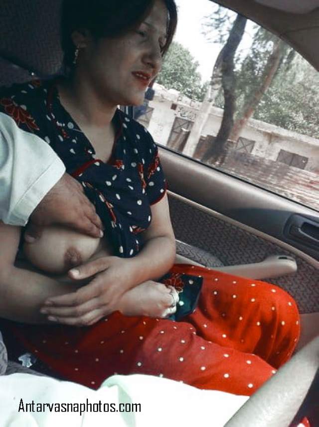 https://pub-5fcdf72a54cd4edbb03ec3edaa415a42.r2.dev/nakedleaks/sizzling_pictures_of_desi_bhabhi_enjoying_in_car/5.jpg