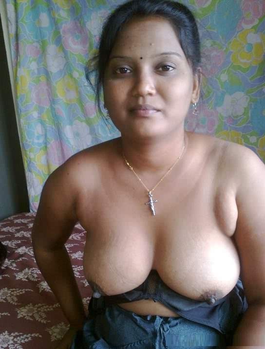 https://pub-5fcdf72a54cd4edbb03ec3edaa415a42.r2.dev/nakedleaks/sizzling_pictures_of_desirable_indian_aunties/30.jpg