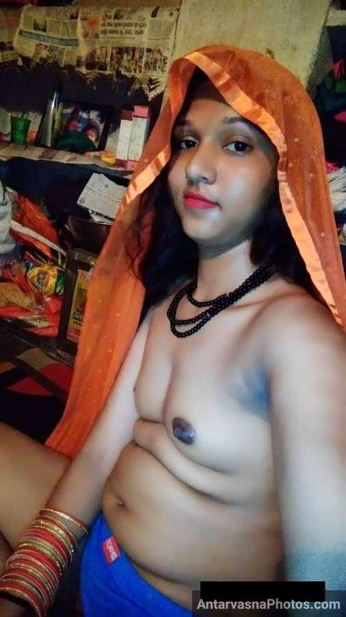 https://pub-5fcdf72a54cd4edbb03ec3edaa415a42.r2.dev/nakedleaks/sizzling_rural_bhabhi's_intimate_photos/3.jpg