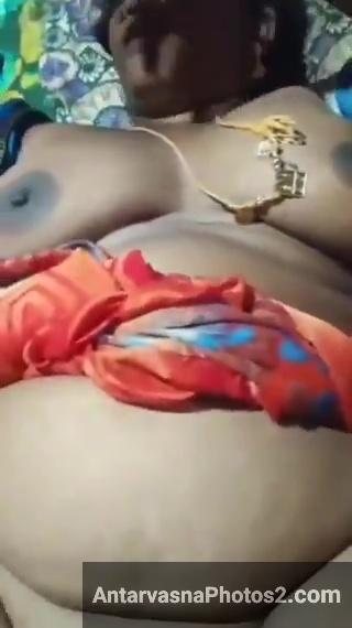 Sizzling Tamil aunty explicit images