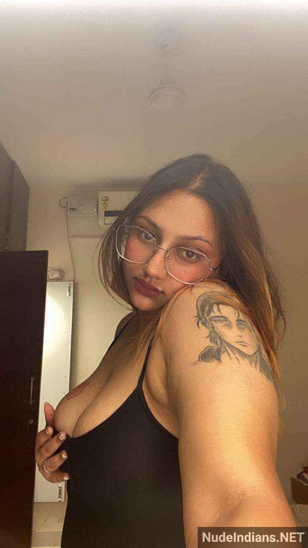 https://pub-5fcdf72a54cd4edbb03ec3edaa415a42.r2.dev/nakedleaks/snap_model_girl_flaunts_curves_in_alluring_stance/15.jpg