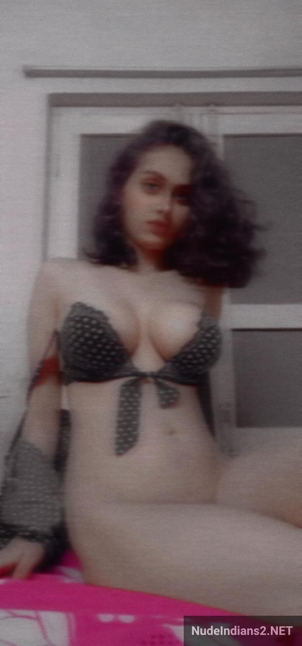 https://pub-5fcdf72a54cd4edbb03ec3edaa415a42.r2.dev/nakedleaks/snapchat_sensation:_mumbai_girl_shreya's_allure/13.jpg